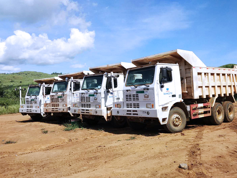 As an regular customer of SINOTRUK, the largest cement company in The Republic of Congo uses SINOTRUK trucks for raw material transportation.